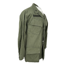 Load image into Gallery viewer, Vietnam War US Army Poplin OG-107 Coat, BG Caruthers, CG Div Art, 1st Inf Div, Silver Star