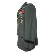 Load image into Gallery viewer, US Army General William R. Richardson Uniforms, Flag and Plaque Grouping